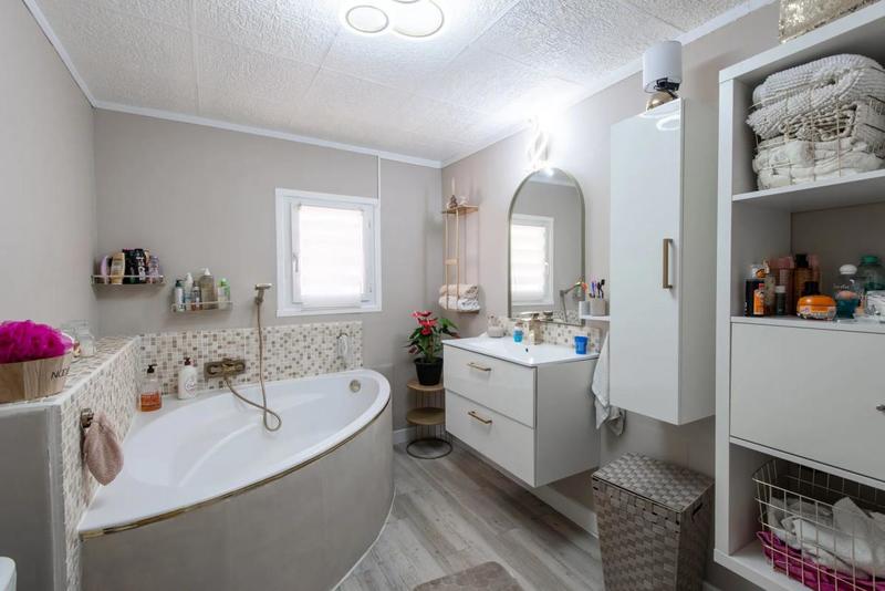 Villa - 280 m² - 11 pièces