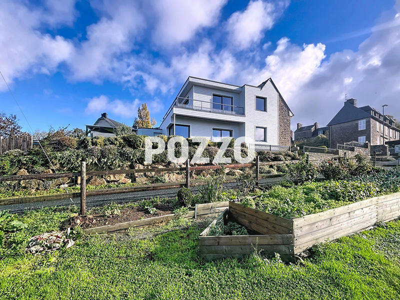 Maison - 202 m² - 7 pièces