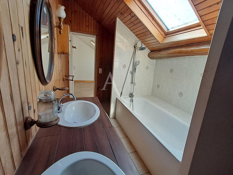 Maison - 140 m² - 6 pièces