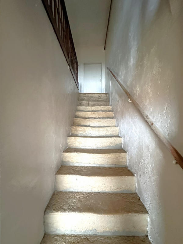 Maison - 220 m² - 7 pièces