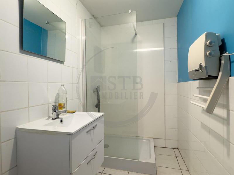 Immeuble - 220 m² - 9 pièces