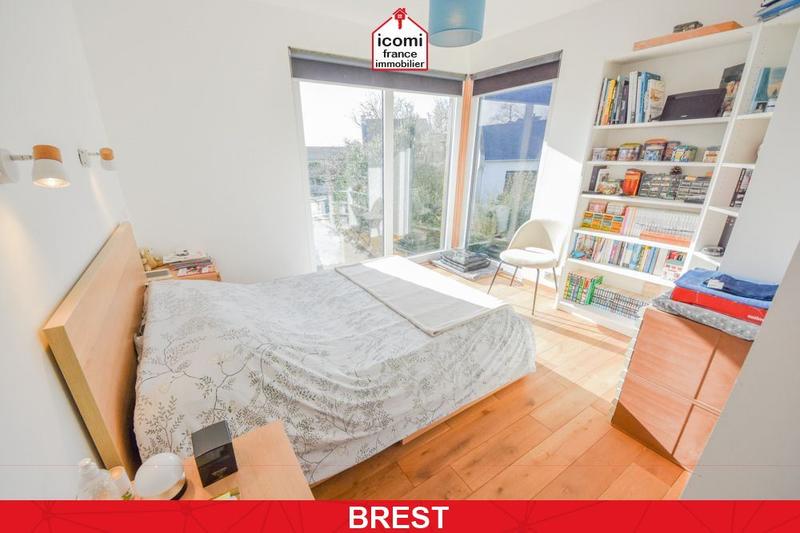 Maison - 185 m² - 8 pièces