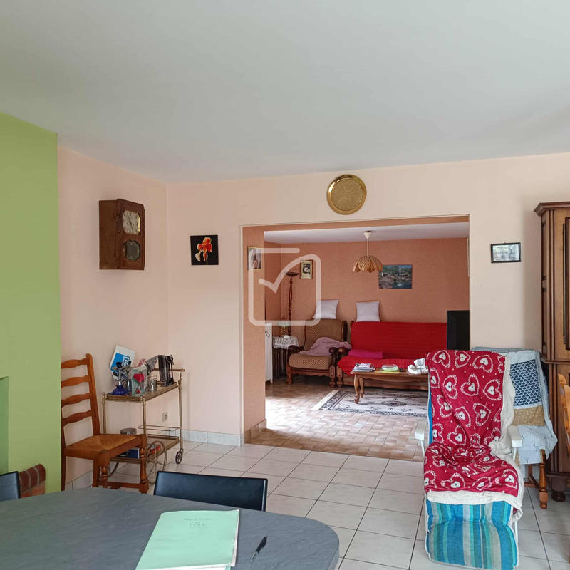 Propriété - 185 m² - 8 pièces