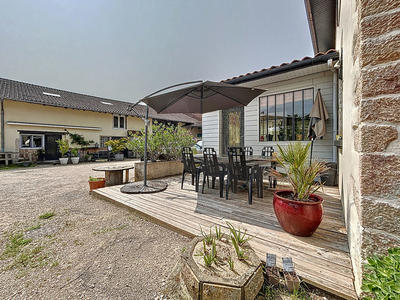 Maison - 439 m² - 11 pièces