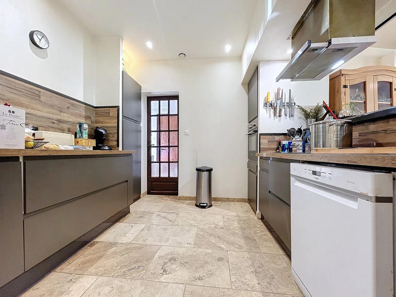 Maison - 200 m² - 7 pièces