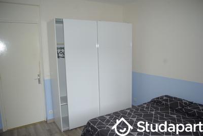 Chambre - 13 m² - 1 pièce