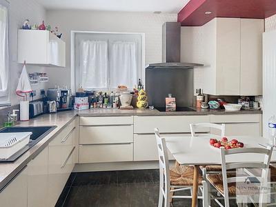 Maison - 166 m² - 6 pièces