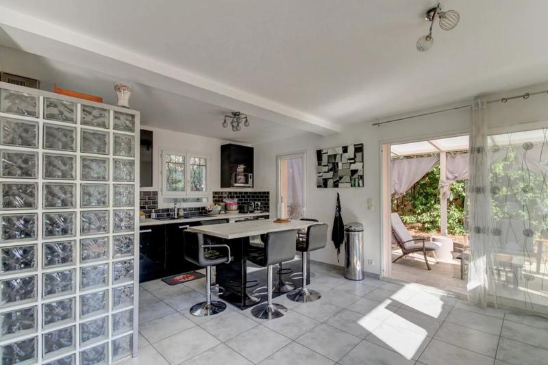 Maison - 99 m² - 5 pièces