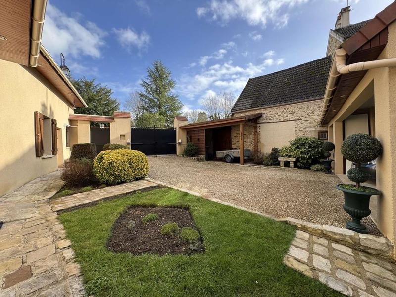 Maison en pierre - 130 m² - 5 pièces