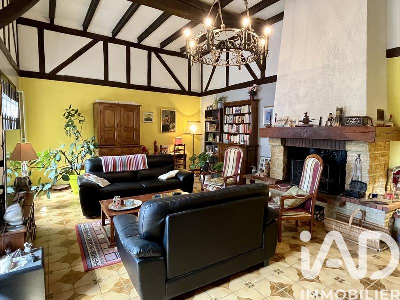 Maison - 221 m² - 7 pièces