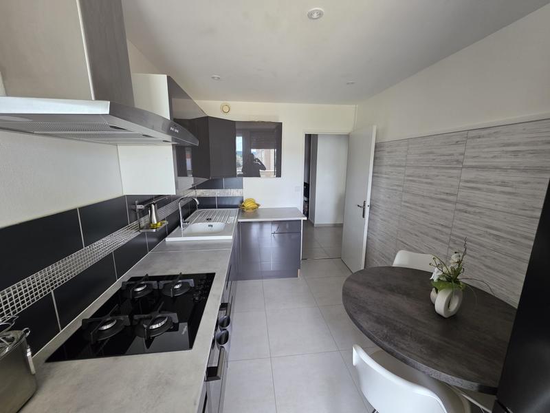 Appartement - 82 m² - 4 pièces