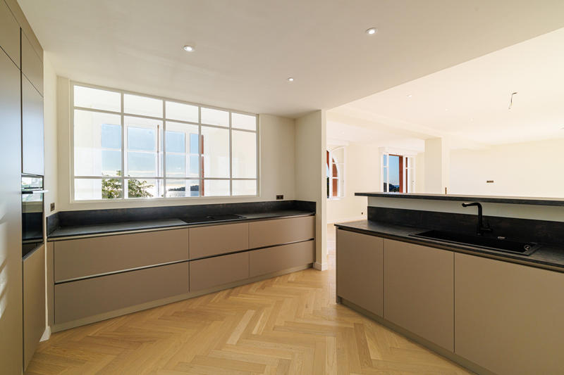 Appartement - 190 m² - 4 pièces