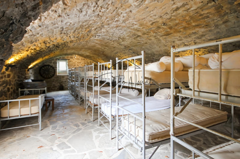 Propriété - 852 m² - 10 pièces