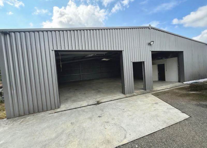 Local commercial - 714 m²