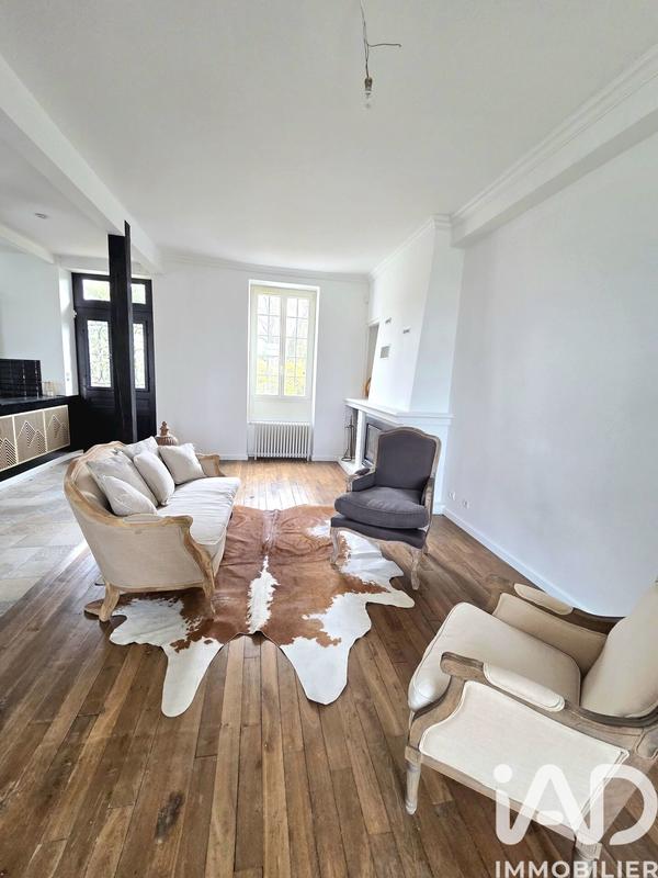 Maison - 225 m² - 6 pièces