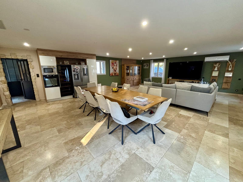 Villa - 210 m² - 6 pièces