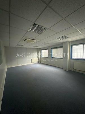 Local d'activité / Entrepôt - 670 m²