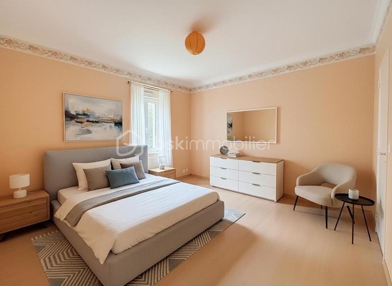 Demeure - 223 m² - 8 pièces