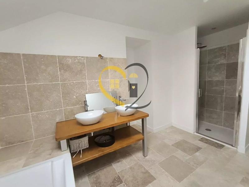 Maison de ville - 254 m² - 1 pièce