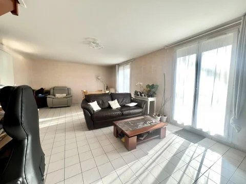 Maison - 96 m² - 6 pièces