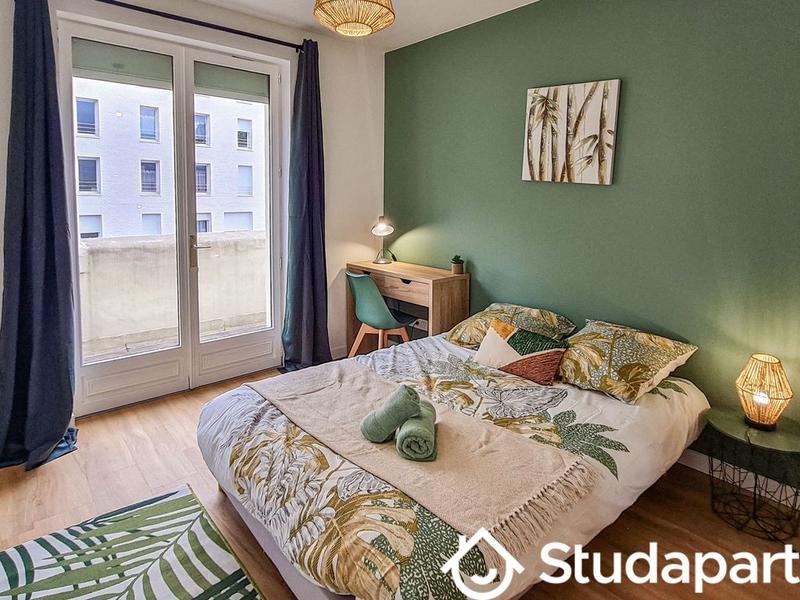 Chambre - 101 m² - 1 pièce