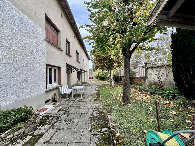 Maison - 449 m² - 6 pièces