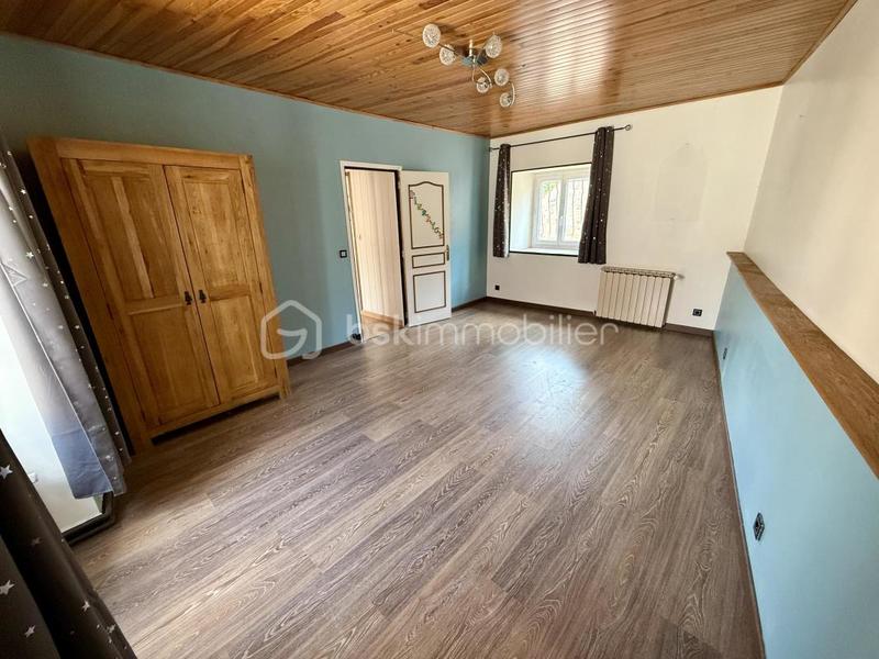 Maison - 240 m² - 9 pièces