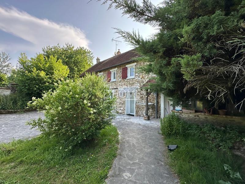 Propriété - 623 m² - 14 pièces