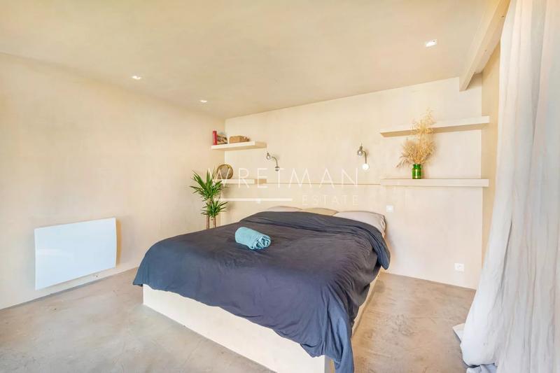 Maison - 222 m² - 6 pièces