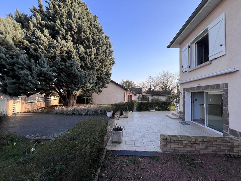 Maison traditionnelle - 120 m² - 10 pièces