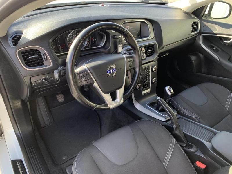 Volvo V40 T2 120 Ch Momentum - Garantie 6 Mois