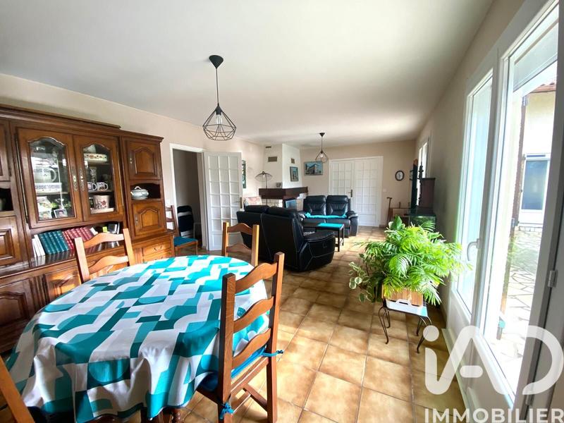 Maison - 211 m² - 10 pièces