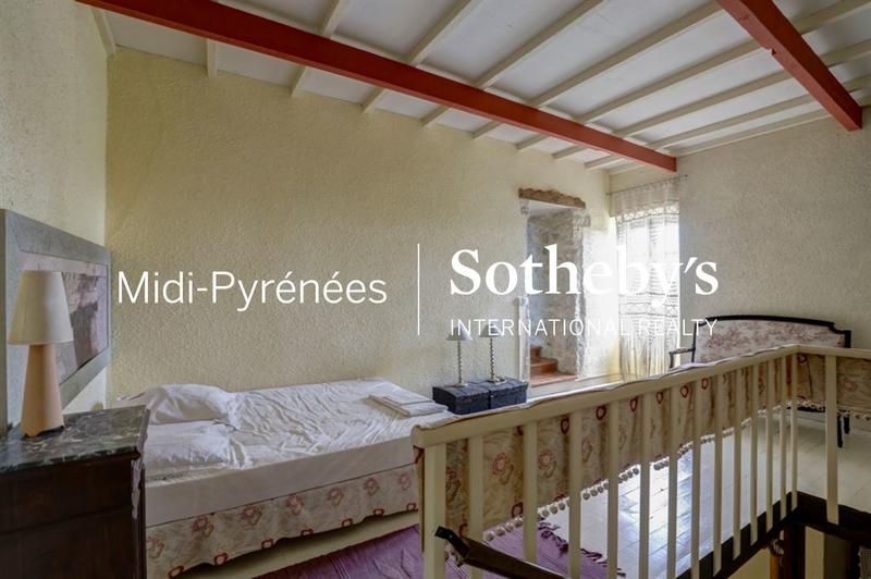 Maison - 256 m² - 7 pièces