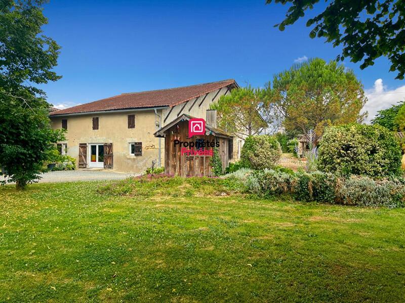 Maison - 230 m² - 6 pièces