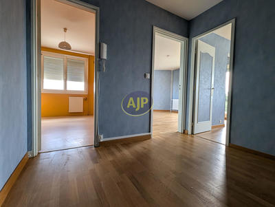 Appartement - 99 m² - 5 pièces