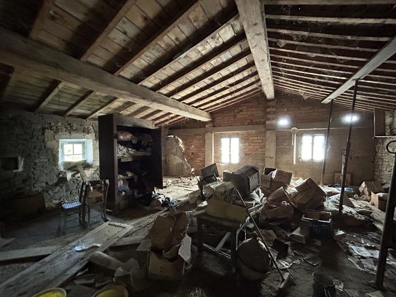 Maison - 300 m² - 5 pièces