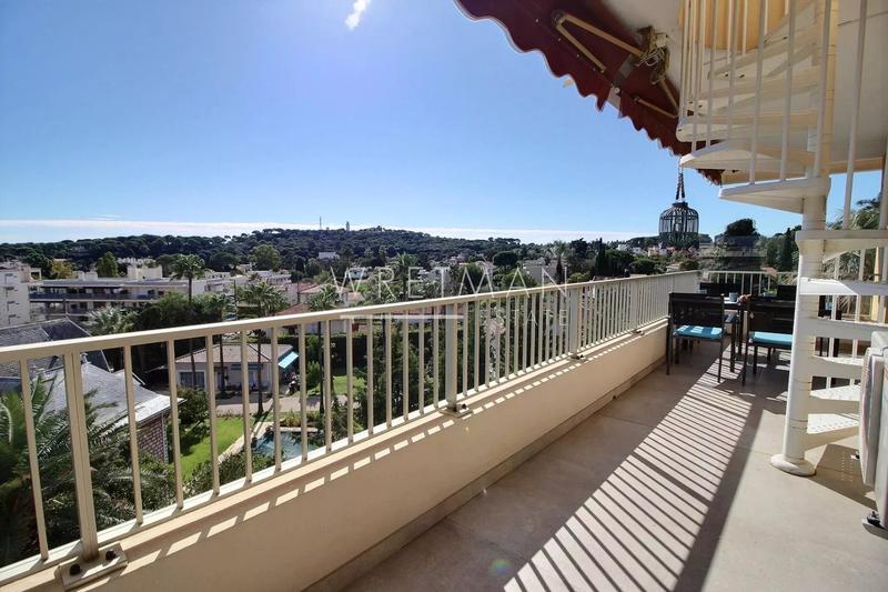 Appartement - 82 m² - 3 pièces