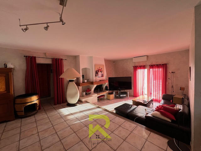 Villa - 174 m² - 8 pièces