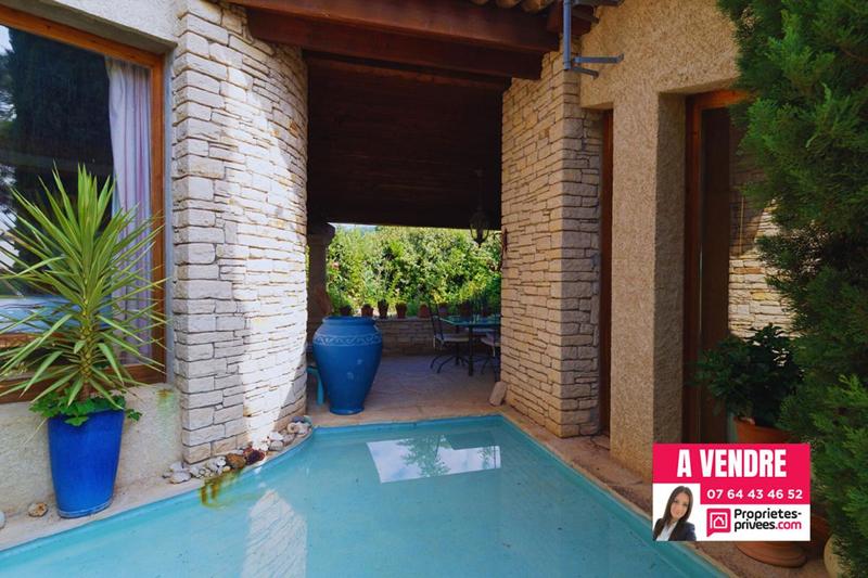 Demeure - 235 m² - 6 pièces