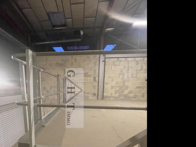 Entrepôt - 155 m²