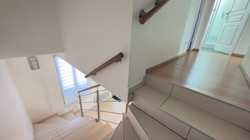 Maison - 122 m² - 5 pièces