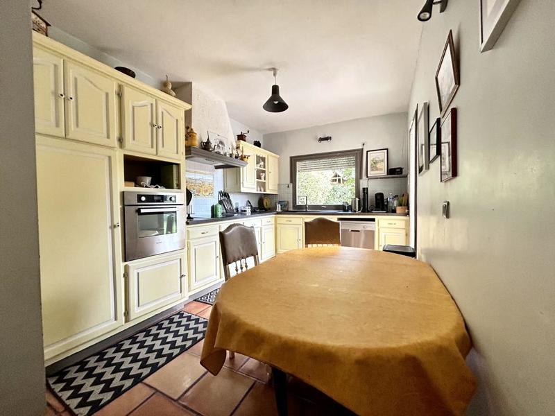 Pavillon - 209 m² - 7 pièces