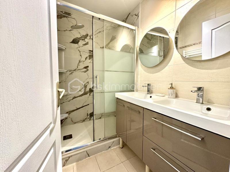 Maison traditionnelle - 90 m² - 5 pièces