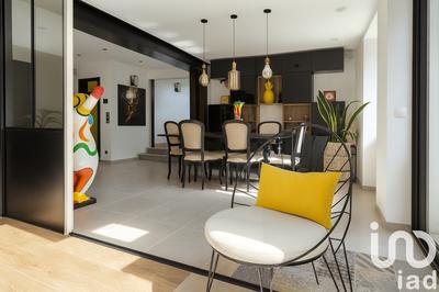 Maison - 250 m² - 8 pièces