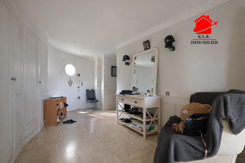 Maison - 207 m² - 5 pièces