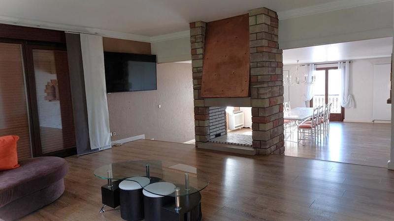 Maison - 228 m² - 6 pièces