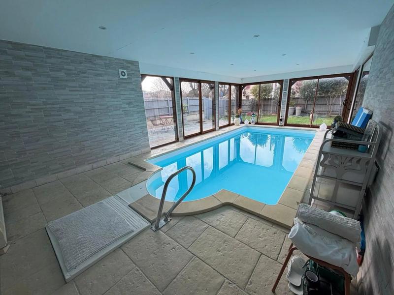 Maison - 200 m² - 6 pièces