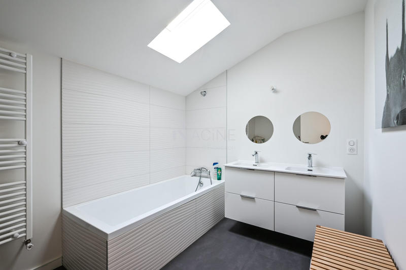 Villa - 198 m² - 8 pièces