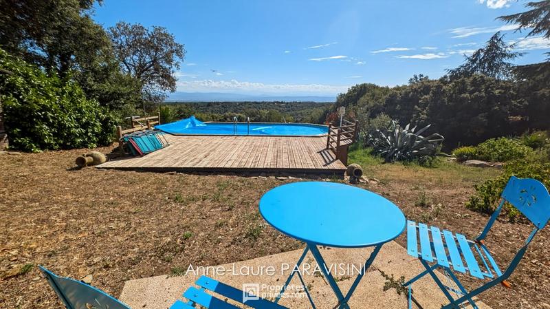 Maison - 244 m² - 9 pièces