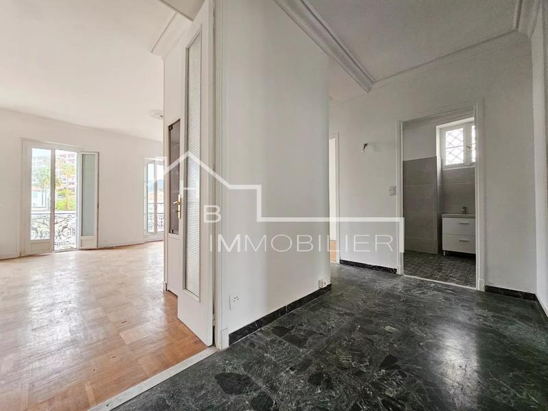 Appartement - 90 m² - 3 pièces